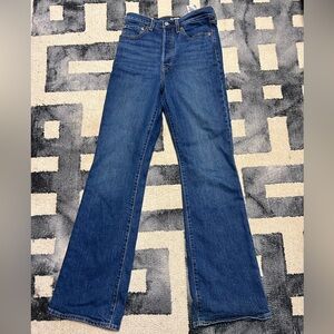 Levi’s ribcage bootcut size27